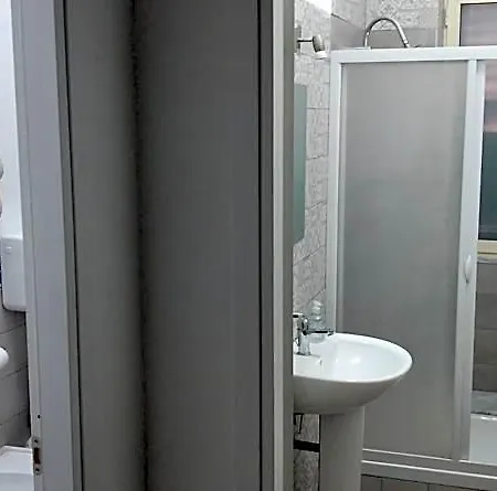 לינה וארוחת בוקר Manzoni פלרמו